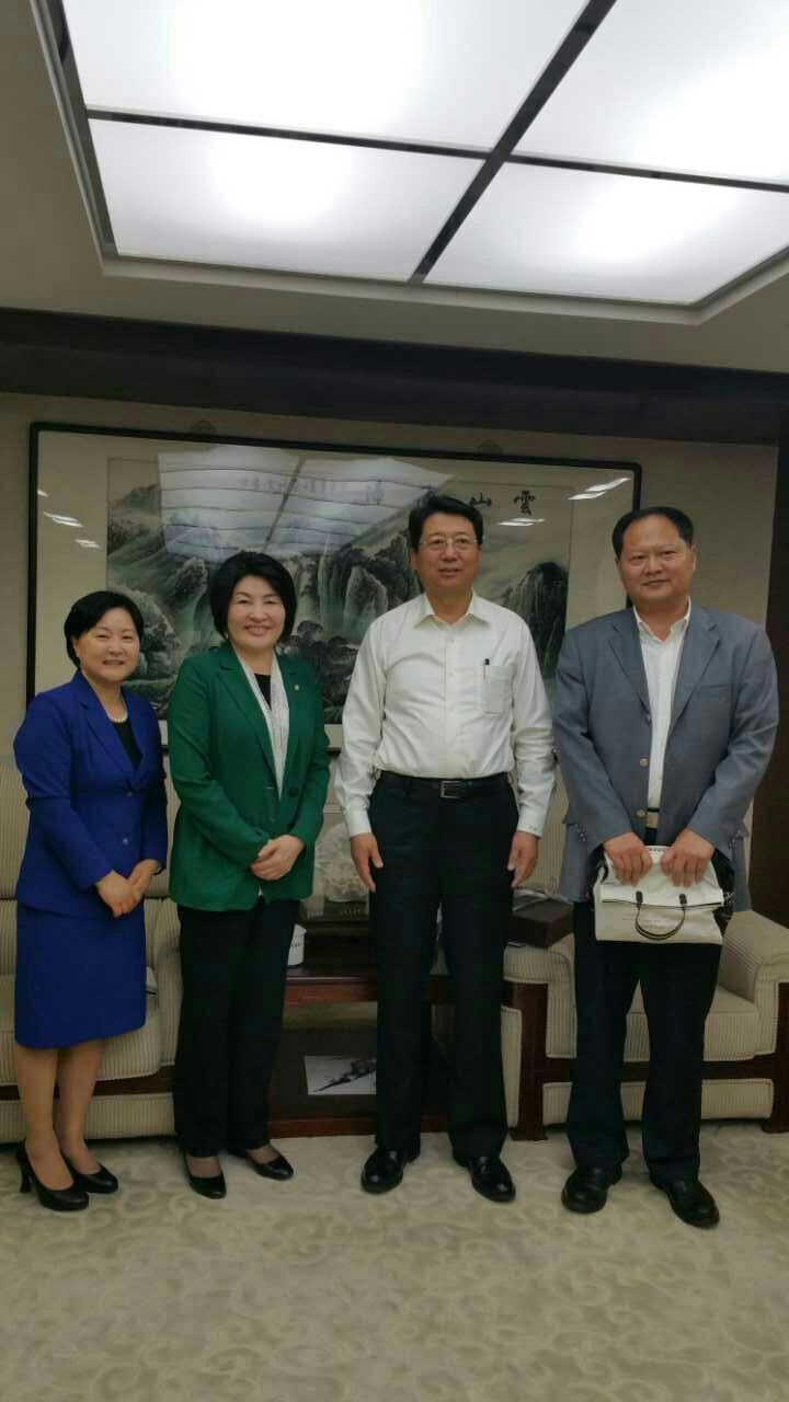 북경서커스그룹 캉워이 회장과 함께